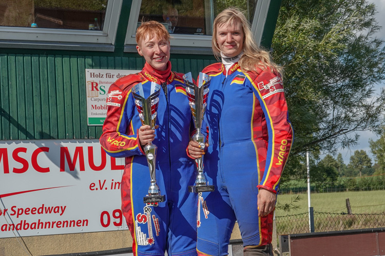 Langbahnpokalsieger Seitenwagen: Nicole Standke (l.) und Resi Hölper