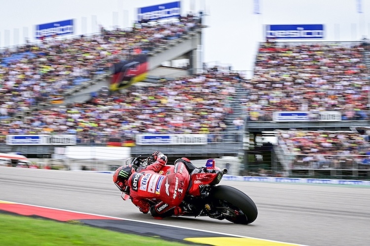 Der Sachsenring wird Mitte Juli 2025 wieder zahlreiche MotoGP-Fans anlocken