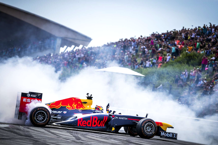 Max Verstappen entzückte die Fans in Zandvoort bei Demo-Fahrten, nun kommt die komplette Formel 1