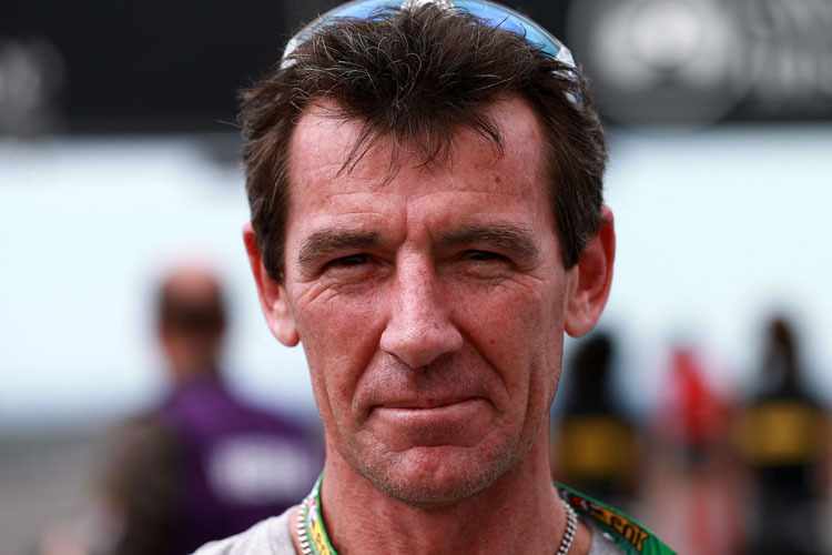 Die Australier bieten den zweifachen Superbike-Weltmeister Troy Corser auf