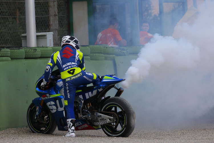 Valencia-GP 2014: Bei Randy de Puniet gingen vier Suzuki-Motoren in Rauch auf