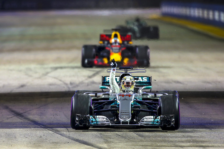 Lewis Hamilton nach seinem Sieg in Singapur