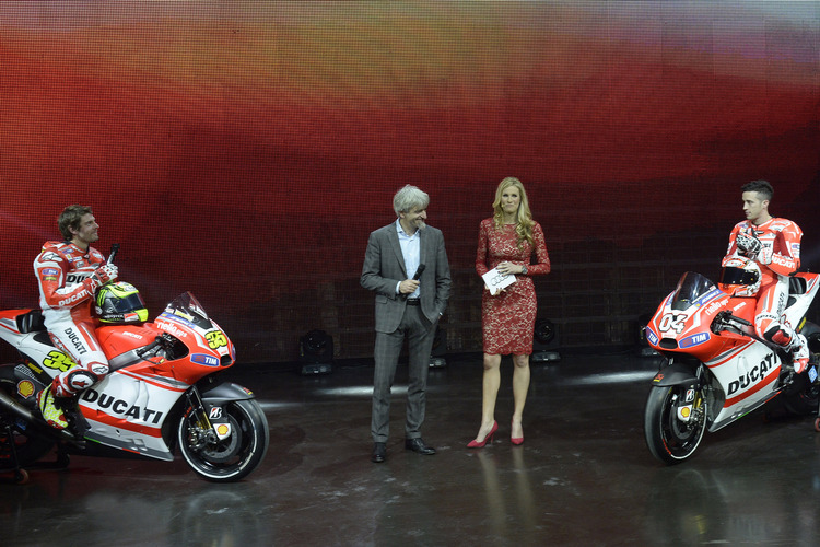 Cal Crutchlow, Rennchef Gigi Dall'Igna, Moderatorin Eve Scheer, Andrea Dovizioso