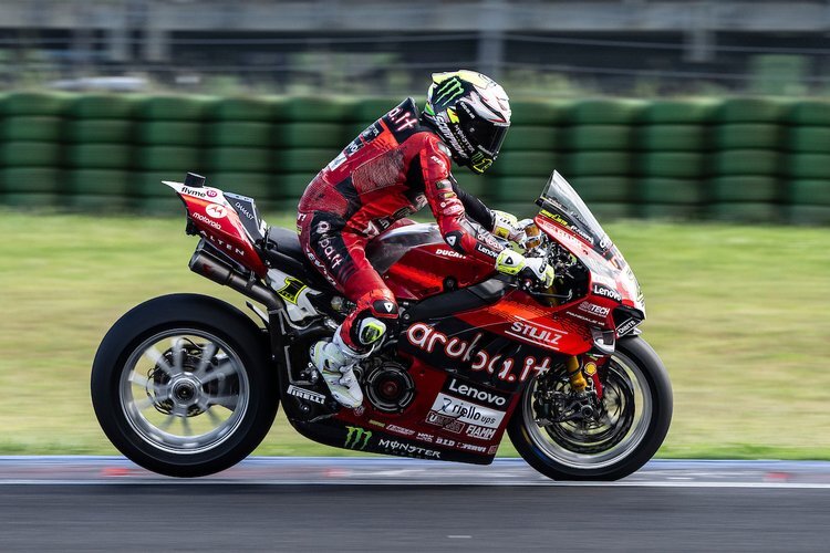 Beim Misano-Test wurde an der Ducati V4R mehr Ballast montiert