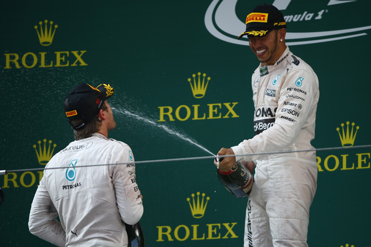 Lewis Hamilton hat Nico Rosberg nass gemacht