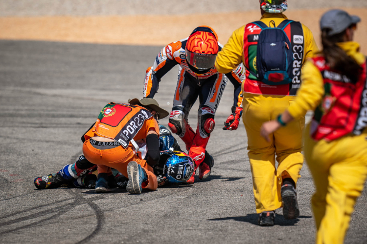 Marc Marquez schaute sofort nach Miguel Oliveira