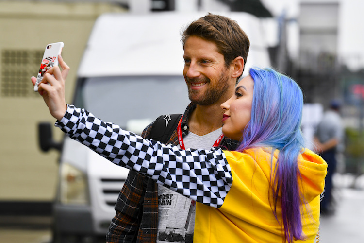 Romain Grosjean in Interlagos 2019 mit einem Fan