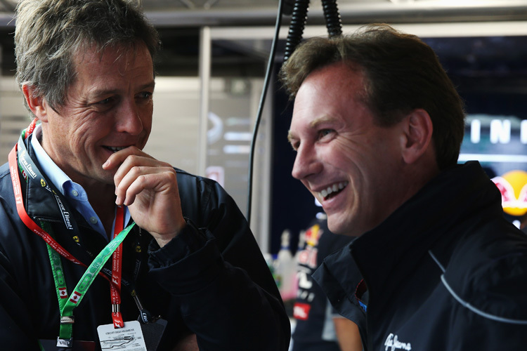 Hugh Grant bei einem Schwätzchen mit Christian Horner von Red Bull Racing