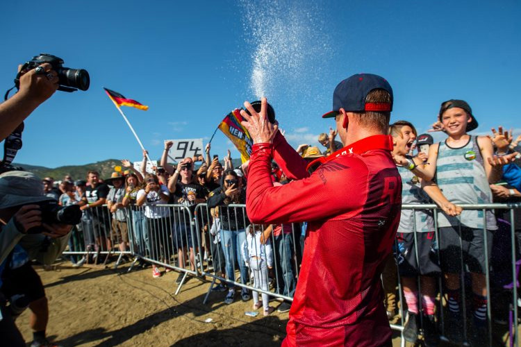 Auch deutsche Fans haben den Weg in die USA angetreten, um Roczen anzufeuern