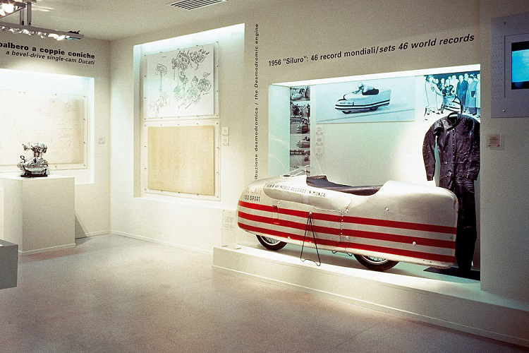 Im Ducati-Museum: Die Siluro auf Basis der Gran Sport 100, mit der 1956 in Monza 46 Geschwindigkeitsrekorde geholt wurden