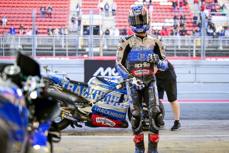 Le rookie Ai Ogura revient aux stands après les premiers tours du MotoGP