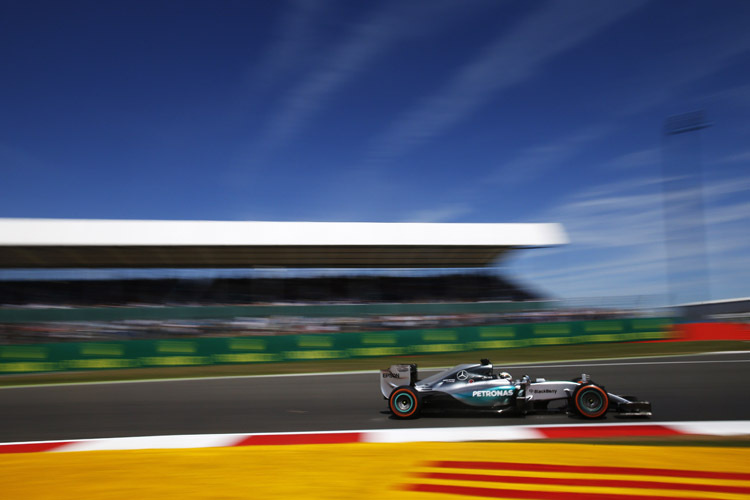 Lewis Hamilton warnt vor dem Ferrari-Tempo: «Es wird ein enges Qualifying»