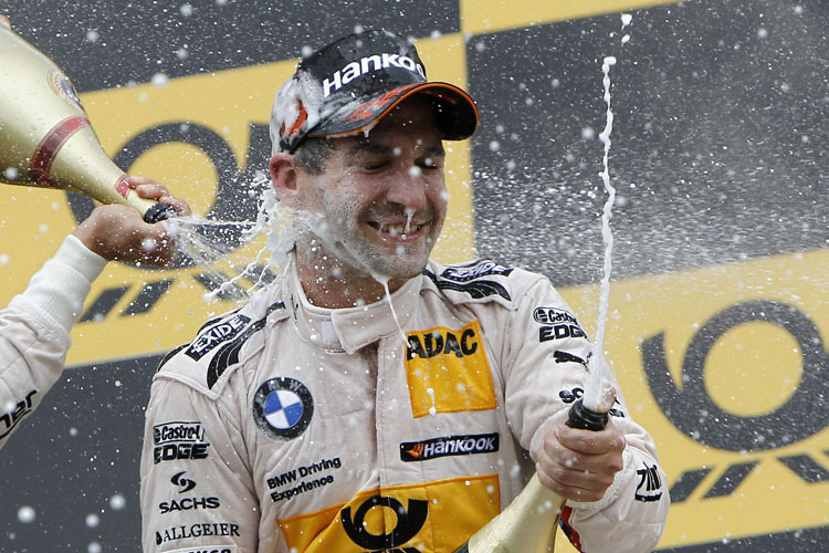 Champagner-Dusche für Timo Glock: «Das hat sehr, sehr gut getan»