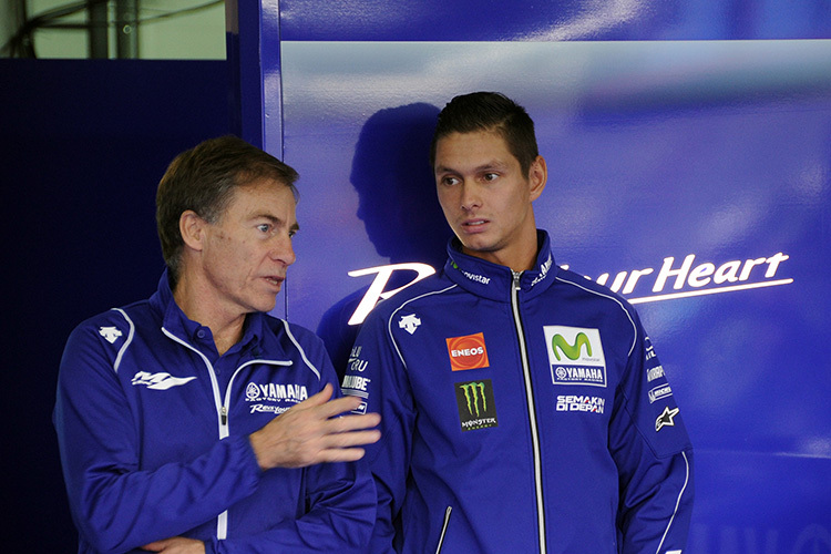 Yamaha-Renndirektor Lin Jarvis mit Michael van der Mark