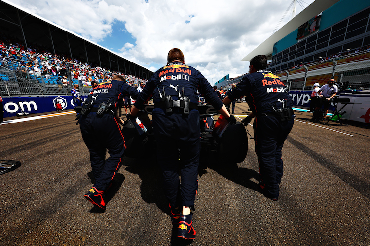 Red Bull Racing-Teamchef Christian Horner weiss: Sein Team muss den RB18 weiter verbessern