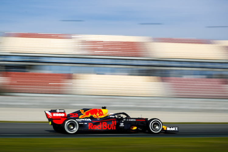Max Verstappen im Red Bull Racing RB16-Honda
