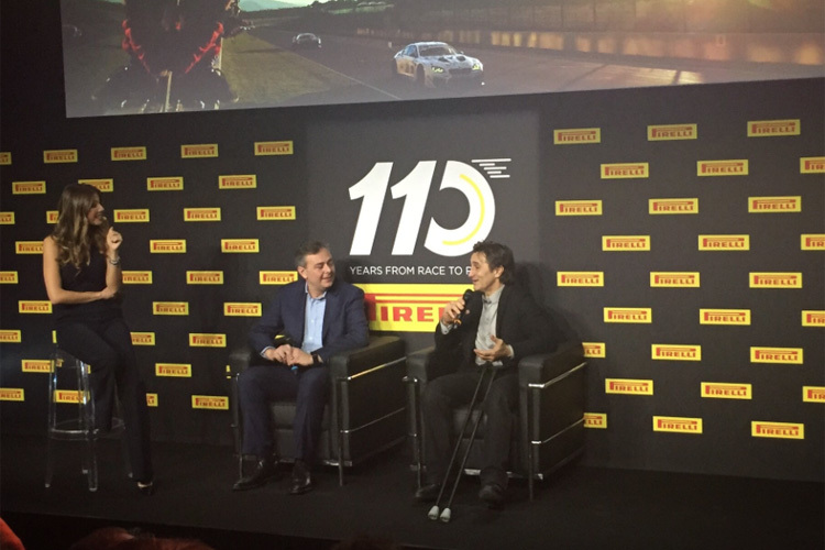 115 Jahre Pirelli Motorsport: Alex Zanardi (ganz rechts) mit Mario Isola