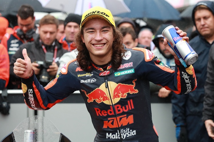 Can Öncü: Der Red Bull-Rookies-Cup-Sieger 2018 gewann in Valencia auch den Moto3-GP