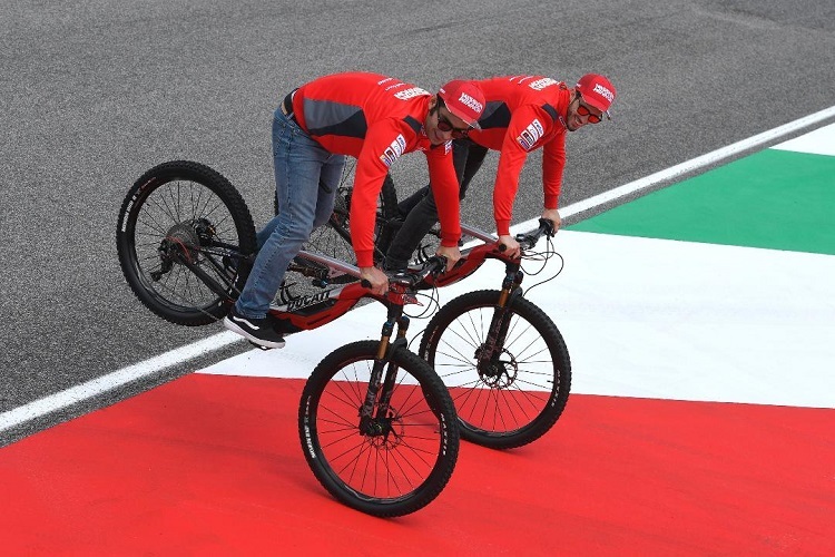 Danilo Petrucci und Andrea Dovizioso testen ihre neuen Bikes in Mugello