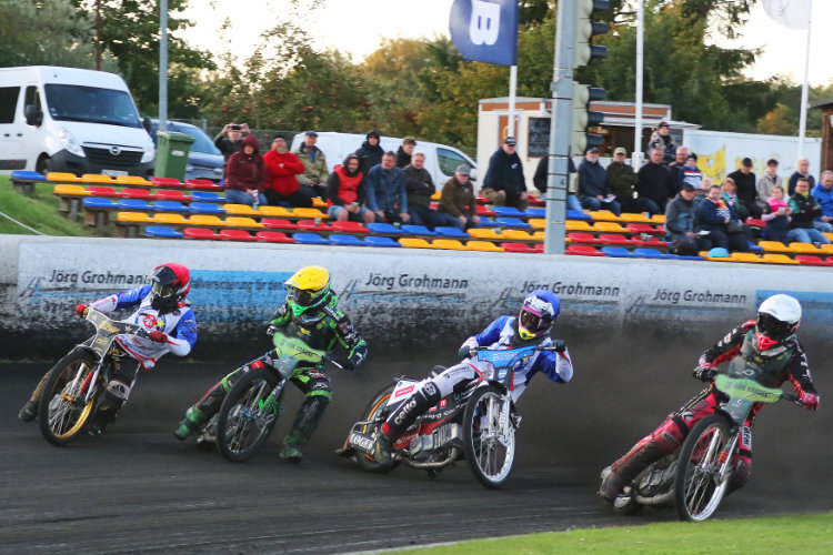 Die Teams aus Stralsund und Güstrow fuhren auf Augenhöhe