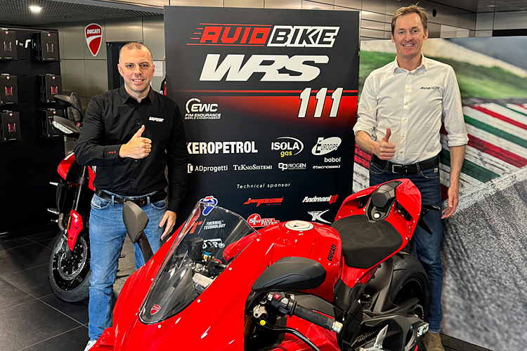 Nicolas Zavoli (li.) und Aviobike-WRS-Teamboss Giovanni Baggi