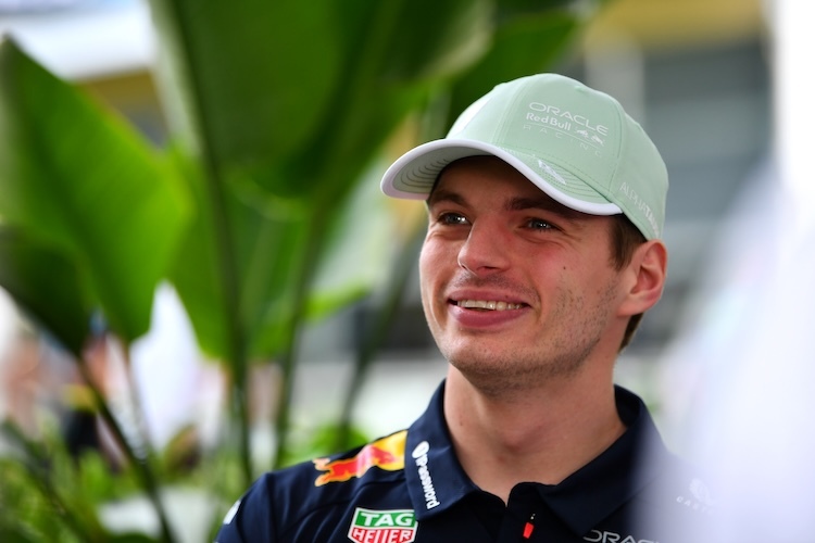 Hammer-Max-Verstappen-f-hrt-Ferrari-auf-Nordschleife