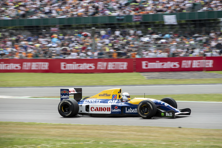 Sebastian Vettel hat die Fans schon in Silverstone 2022 mit dem Weltmeister-Auto von Nigel Mansell entzück