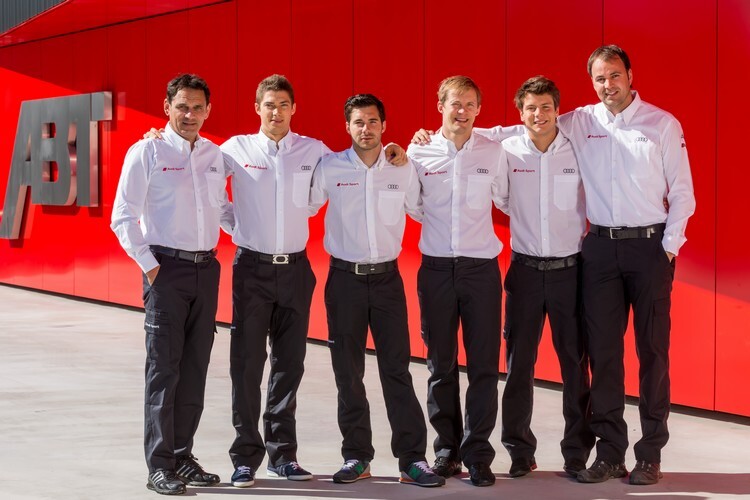 Teamchef Hans-Jürgen Abt mit den Fahrern Edoardo Mortara, Miguel Molina, Mattias Ekström und Adrien Tambay (v.l.n.r.)