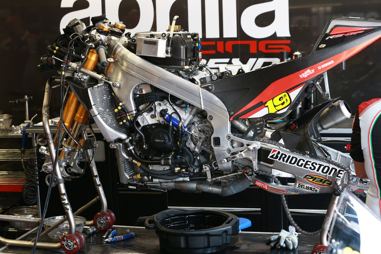 Der MotoGP-Prototyp von Aprilia hat noch einen Superbike-Rennmotor eingebaut