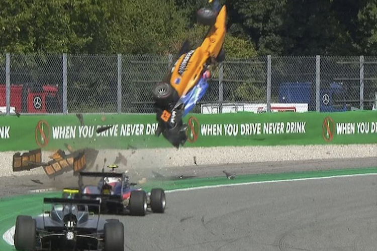 Der schlimme Formel-3-Unfall von Alex Peroni in Monza