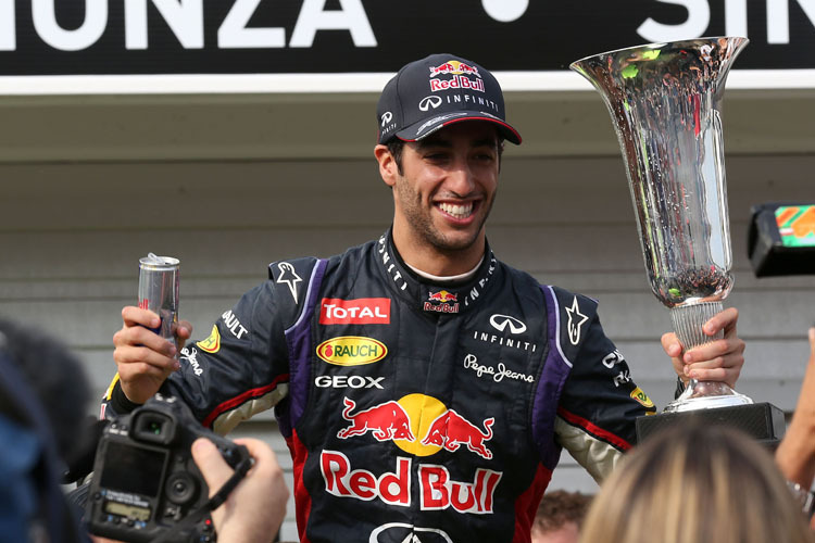 Daniel Ricciardo über Formel-1-Champion Sebastian Vettel: «Er ist eine gute Messlatte und eine grosse Hilfe, um meine eigene Leistung richtig einzuschätzen, mehr noch als die restlichen Fahrer im Feld»