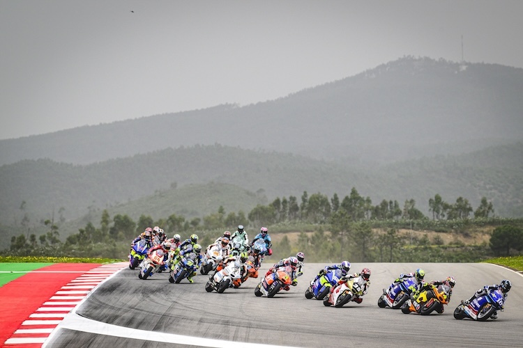 Die Fahrer und Teams der Moto2 und Moto3 testen in dieser Woche in Portimao