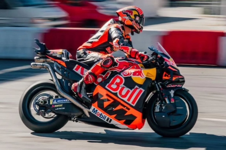 Jonas Folger auf der KTM RC16 in Budapest