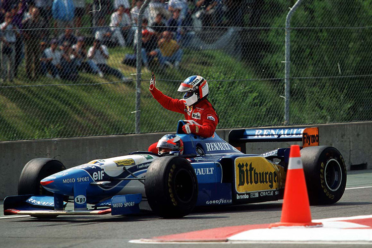 Michael Schumacher nahm den Sieger zurück an die Boxen