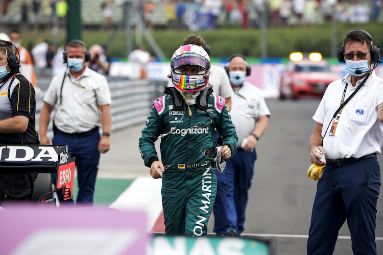 Sebastian Vettel verliert seinen 2. Platz von Ungarn, weil er nicht genügend Benzin für die Spritprobe liefern konnte