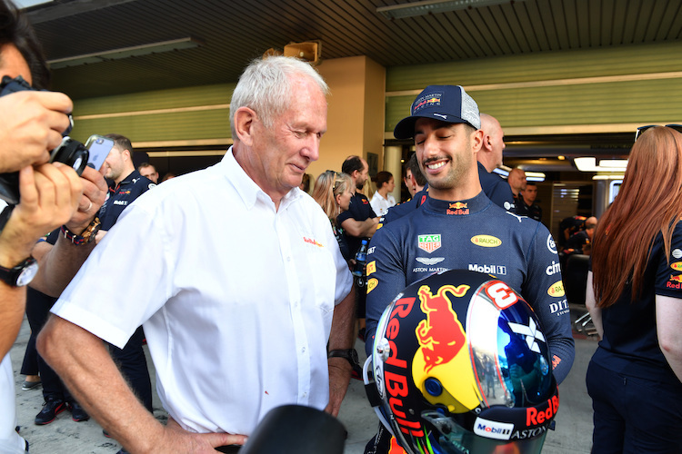 Helmut Marko und Daniel Ricciardo 2018 in Abu Dhabi