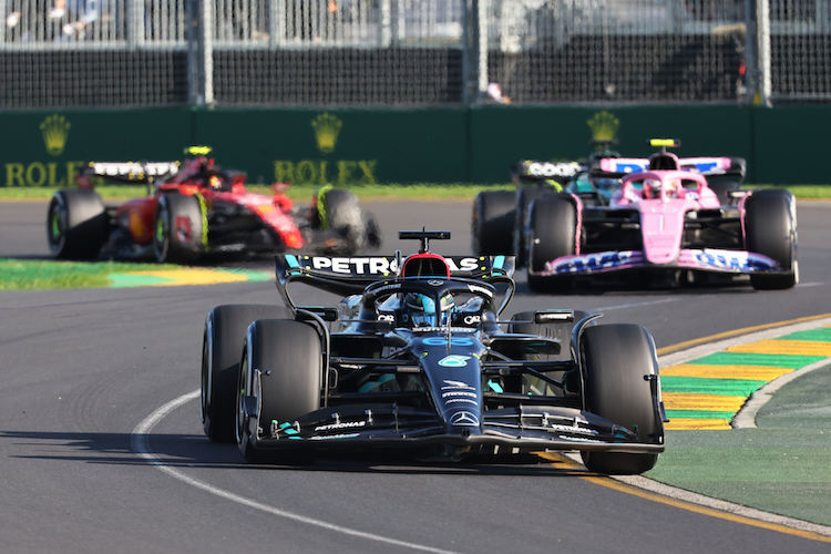 George Russell in Melbourne vor Pierre Gasly