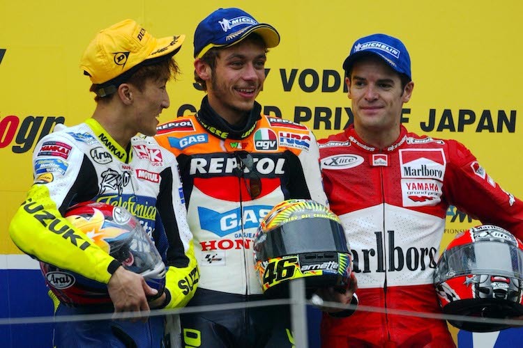 Die ersten Sieger der MotoGP-Ära: Akira Ryo, Valentino Rossi und Carlos Checa
