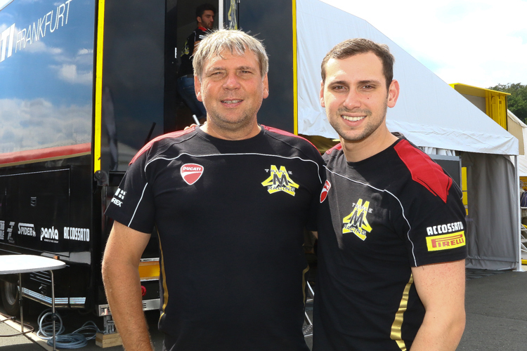 Teamchef Matthias Moser (li.) mit Sohn Marc