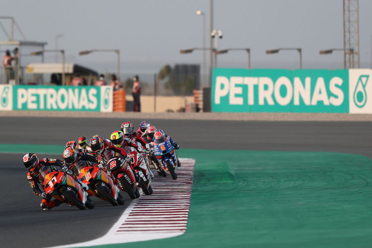 Das Moto3-Feld beim Rennen in Katar