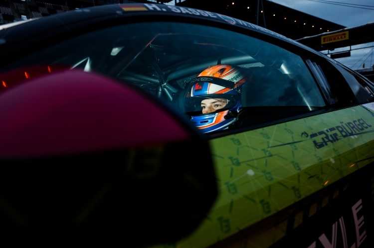 Hugo Sasse im Cockpit des Audi R8 LMS GT4 aus der ADAC GT4 Germany