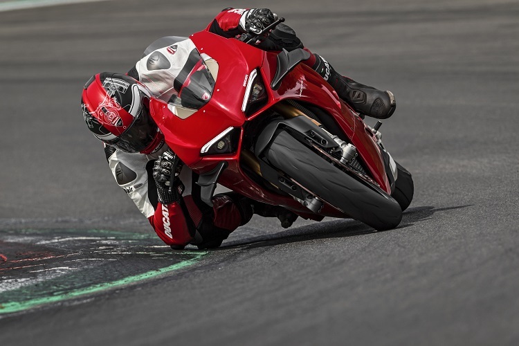 Ducati Panigale V4S: Stabilisierende Aeronynamik, handlichere Fahrwerksgeometrie, feiner eingreifende Elektronik