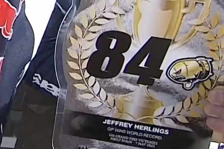 Jeffrey Herlings erhielt eine Sondertrophäe für seinen 102. Grand-Prix-Sieg