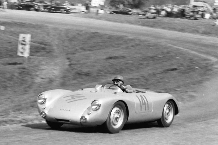 Im Jahr 1953 gewann Hans Herrmann das Schauinsland-Bergrennen mit einem Porsche 550 Spyder