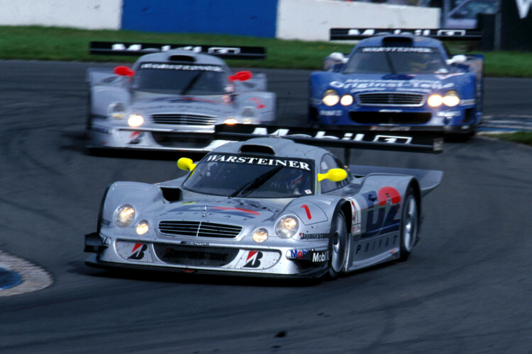 FIA GT 1998: Neben den beiden Werks-Mercedes CLK LM (in Silber) setzte das private Persson Team auf den CLK GTR (hinten)