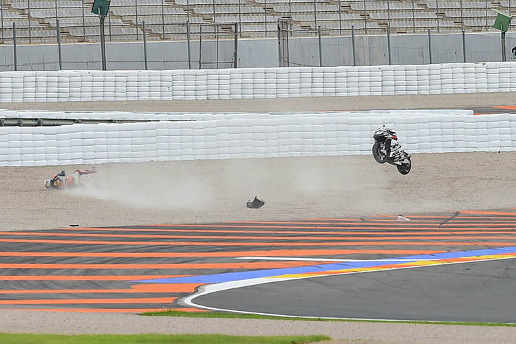Binders Moto2-KTM landete auf seinem linken Arm