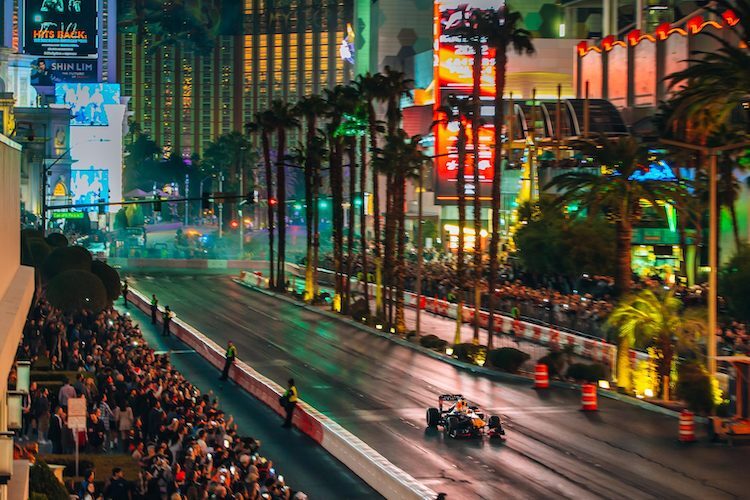 Die Formel 1 boomt in den USA: F1-Demo mit Red Bull Racing in Las Vegas