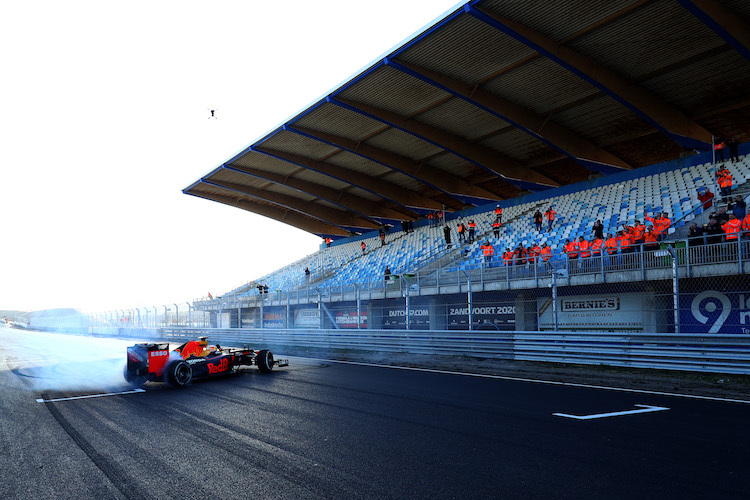​Red Bull Racing-Star Max Verstappen hat die umgebaute Zandvoort-Rennstrecke eingeweiht
