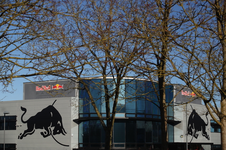 Das Red Bull Racing Werk in Milton Keynes  