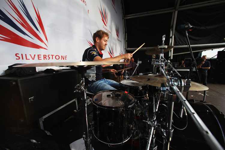 Sebastian Vettel als Schlagzeuger